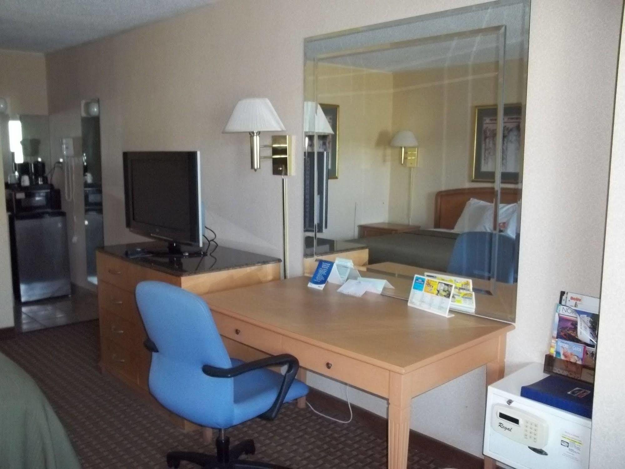 Howard Johnson By Wyndham Virginia Beach Extérieur photo